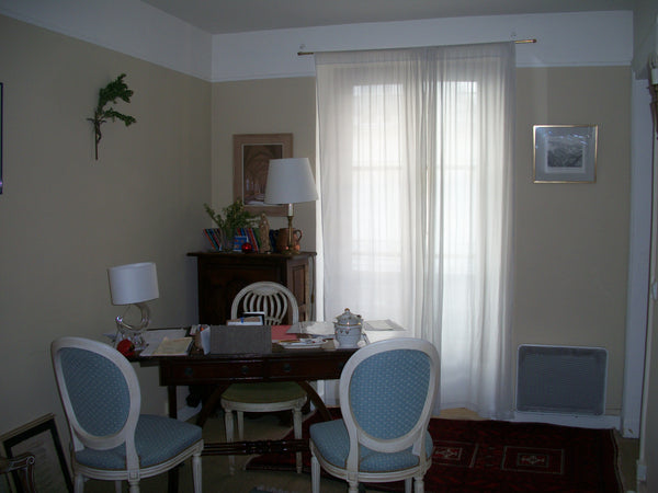 Appt 2 pièces, 35m2. Bien agencé. Composé d'une entrée-bureau, cuisine entièreme Paris, France Appartement Tour Eiffel Entire rental unit vacation rental 7150897