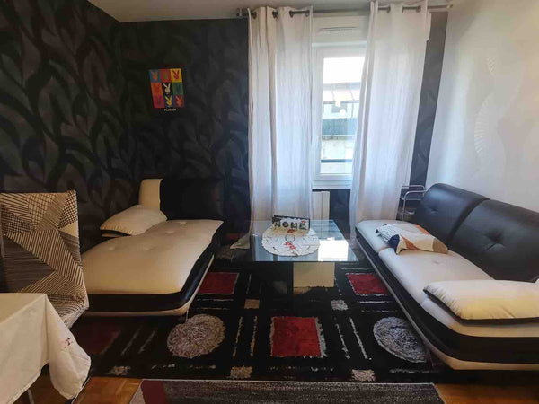Logement Idéal pour un couple, professionnel en mission dans la région.<br /><br Lyon, France LOGEMENT PRO et EFFICACE Entire rental unit vacation rental 26339842