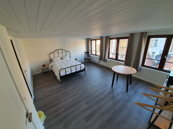 At only a few meters away from the world famous Grand-Place place. Live in  the  Braine-l'Alleud, Belgium Vivez dans L'ilot sacrée... Private room in rental unit vacation rental 14310960