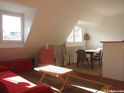 Dans un quartier très commerçant et vivant, à 2min du métro, au calme sur grande Paris, France 2p calme et soleil métro Commerce Entire rental unit vacation rental 2486568