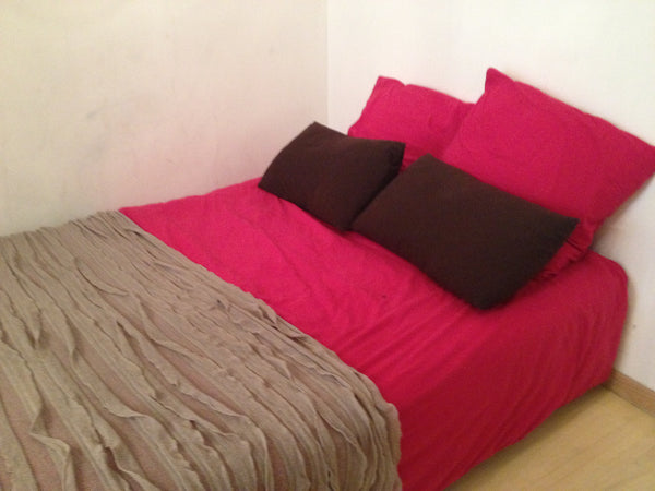 Studio au centre de Paris, premier étage,très calme et près de tous commerces et Madrid, Spain Studio dans le marais ! Entire rental unit vacation rental 5810186