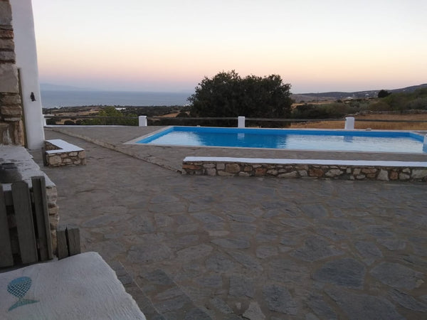 Relax with the whole family at this peaceful place to stay. 5 km from Golden bea Greece Cheerful 2 bedroom villa with pool. Entire villa vacation rental 580220785782796094