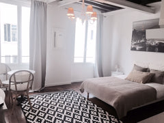 Located in the heart of PARIS, in the district of Montorgueil, on the 4rd floor  Paris, France So french apartment (cléry45) Entire rental unit vacation rental 13390480
