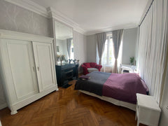 Grande chambre dans un appartement de style Haussmannien qui se situe au cœur du  Chambre confortable dans appartement spacieux Saxe Private room in rental unit vacation rental 52483846