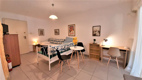 Mondo Cosseri Rena is an apartment in center of Athens. The apartment is a studi GR Mondo Cosseri Rena - Apartment in center of Athens Entire rental unit vacation rental 29796212