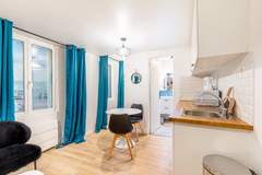 Laissez-vous emporter par l'atmosphère mythique de Montmartre en séjournant dans Paris, France Studio au pied du Sacré-Coeur Entire rental unit vacation rental 2737807
