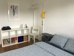Gezellige kamer voor kort verblijf in een groot gezellig en licht huis. <br />Mo Antwerp, Belgium Overnachten in rust en toch dicht bij de stad. Private room in home vacation rental 35086421