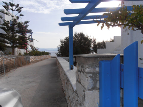 Villa Mariliza is ideally located at Piso Livadi on a hill with a quiet landscap Dionysos, Greece Παραδοσιακό Κυκλαδίτικο Σπίτι στην Πάρο 1 Cycladic home vacation rental 49704067