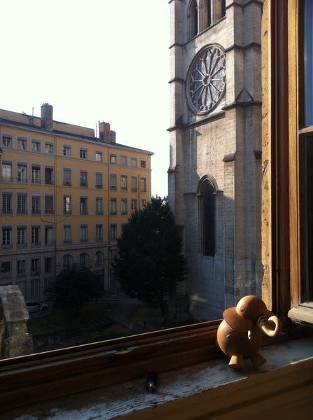 My place is close to hitoric places, the Cathedral St Jean, the Saone river, art  Bedroom at the heart of the old city Private room in rental unit vacation rental 13329740