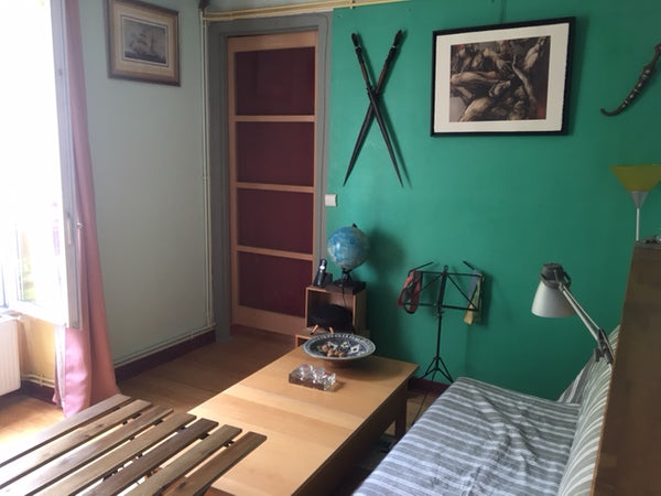 Apartment of 40m2, WITHOUT ELEVATOR, whose windows (3rd floor to the west) overl Paris, France Au-dessus du Bois-Dormoy 75018 Entire rental unit vacation rental 19563226