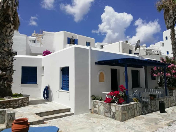 Appartamento con giardino a 30 mt dalla spiaggia di piperi e 100 mt dal centro d Piedmont, Italy Paros, Grecia, Naoussa appartamento con giardino Entire rental unit vacation rental 43882704