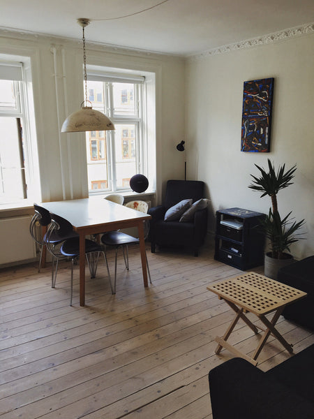 Newly renovated apartment, placed in the centre of CPH!<br /><br />1) 400 metres Copenhagen, Denmark Recently renovated apartment in central Copenhagen Entire rental unit vacation rental 35925598