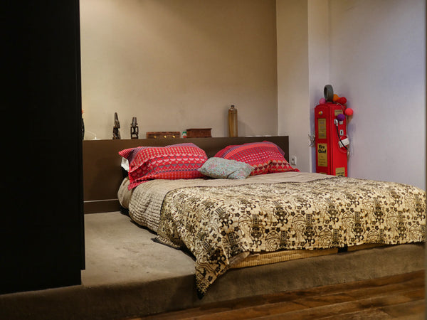 Chambre avec salle de bains privée et kitchenette séparée (frigo, micro-ondes/gr Paris, France Chambre + sdb + kitchenette à Paris 11 Private room in townhouse vacation rental 29750869