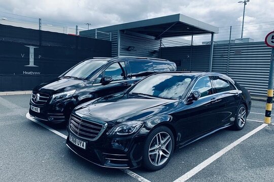 Private Executive Chauffeur Transfer Services from Gatwick Airport To London  Private Tours and Travel Guide Europe London CITY Horley Destination Tour