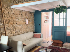 Cet ancien appartement rénové de type canut est au cœur du 7ème arrondissement,  Lyon, France Bel appartement atypique 7ème arrondissement Entire rental unit vacation rental 44223428