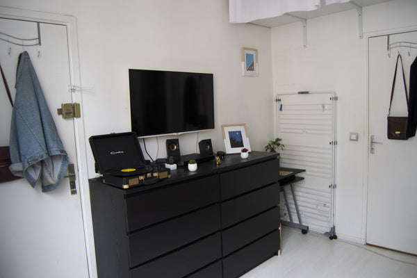 Charmant petit studio au cœur de Paris dans le 1er arrondissement. Vous êtes dan Paris, France Charmant petit studio au cœur de Paris Entire rental unit vacation rental 13824303