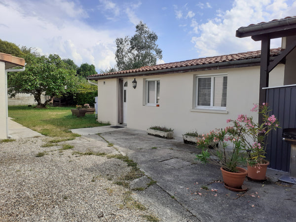 Maisonnette cosy, très fonctionnelle se présentant comme un T1 Bis, de plein pie Villenave-d'Ornon, France Maisonnette très cosy et fonctionnelle Entire rental unit vacation rental 50501844
