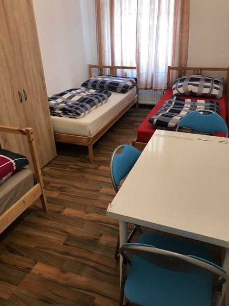 Von dieser zentral gelegenen Unterkunft aus seid ihr in Nullkommanichts an allen  Room for 3 PAX nxt city, Westbahnhof, metro U6 AKH Private room in rental unit vacation rental 710018040035268365