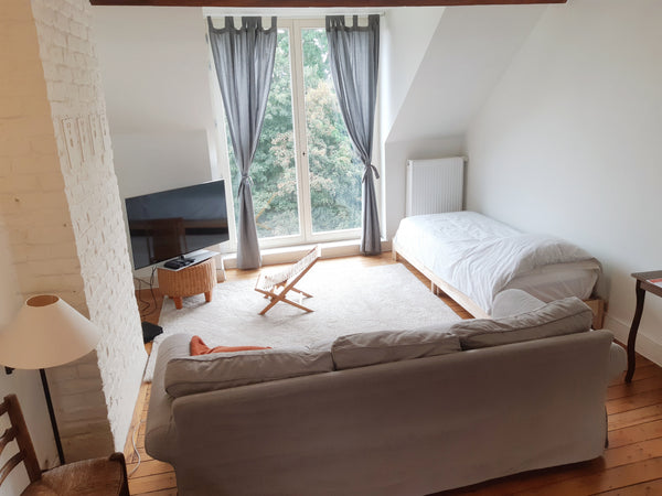 This charming country home is both very peaceful and conveniently located 300m w Schaerbeek, Belgium Bright and restful duplex near Brussels center Entire rental unit vacation rental 35219756
