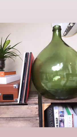 Au coeur du dynamique 7ème arrt de Lyon, mon studio vous permet d'avoir la tête  Lyon, France Studio perché dans le chaleureux 7ème arrt de Lyon Entire rental unit vacation rental 51414889