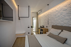 Levantes Luxury Suites I is a brand new suite, located in the heart of Tinos. St London, United Kingdom Levantes Luxury Suites I Entire rental unit vacation rental 45362159