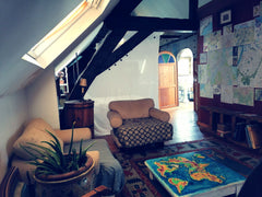 Mon appartement est un loft grenier de 100m2 au coeur de la ville, à Saint Gery, Brussels, Belgium Cozy shared loft attic in downtown Private room in loft vacation rental 52414841