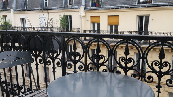 Mon logement est proche des Buttes Chaumont (métro Belleville). 5ème étage sans  Paris, France Charmant appartement de 47m2 au coeur de Paris Entire rental unit vacation rental 15225302