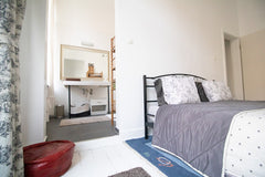A la recherche d'un logement calme et  très propre dans une maison typiquement b Saint-Gilles, Belgium Chambre privé dans le quartier prisé de bruxelles Private room in guest suite vacation rental 537441327163907179