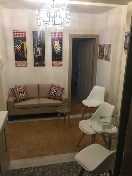 Room in shared 3 bedroom apartment with balcony, double bed, smart tv, balcony i East Attica Regional Unit, Greece Luxury room in 3 bedroom flat Ambelokipi/Ilidos Private room in rental unit vacation rental 43709684