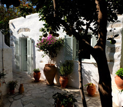 Our house is a truly unique place, set in the old town centre of Paroikia. <br /  Jasmine House - Less can be more! Entire rental unit vacation rental 19076319