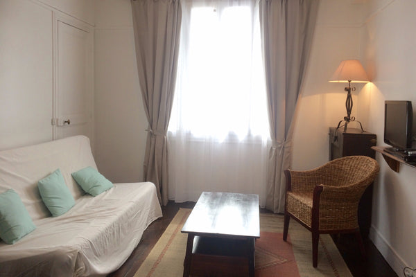 appart 2 pièces au calme dans quartier authentique de la Mouzaîa.<br />donne sur Bréville-sur-Mer, France Appartement très calme proche des Buttes Chaumont Entire rental unit vacation rental 20739146