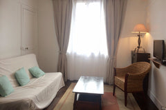 appart 2 pièces au calme dans quartier authentique de la Mouzaîa.<br />donne sur Bréville-sur-Mer, France Appartement très calme proche des Buttes Chaumont Entire rental unit vacation rental 20739146