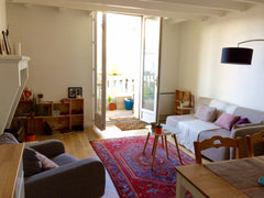 Charmant T2 en duplex de 40 m2 entièrement rénové. Terrasse, chambre et salle de  Charmant duplex idéalement situé - Gare Saint Jean Entire rental unit vacation rental 19118161