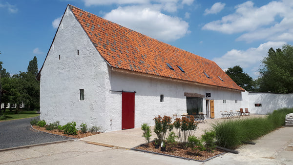 www.boxinabox.be                                  Home for expats / base for tou Ghent, Belgium Box in a Box (Beam)  -  A rural gift, open it! Barn vacation rental 35279903