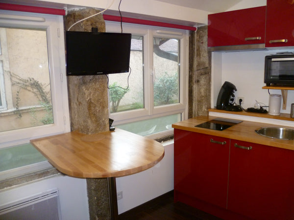 Studio loué sous le régime du bail mobilité (étudiant, salarié en formation prof  Bail mobilité. Charmant studio donnant sur cour. Entire rental unit vacation rental 34499416