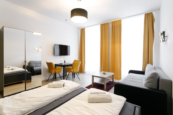 Die Unterkunft liegt zentral im 15.Bezirk, wenige Gehminuten von mehreren U-Bahn Vienna, Austria WF-Apartment zentral, trendig & modern Top 8 Entire rental unit vacation rental 50414387