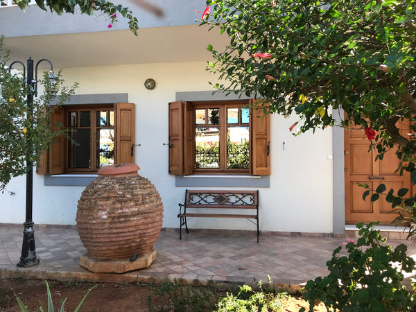 Beautiful 115 square meter house 1st floor (of the 2-floor house) with Jacuzzi,  Athens, Greece Class, beauty, sunny and comfort Entire home vacation rental 1244904