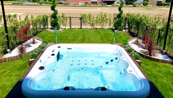 Experience the Jacuzzi Oasis during your stay in Brussels. Graceful bedroom in a Brussels, Belgium Jacuzzi Oasis... Entire condo vacation rental 36698394