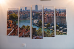 Enjoy your stay in this typical Lyon's apartment close to the Saône river and Vi Lyon, France Le Soyeux - Superbe canut quai de Saône Entire rental unit vacation rental 775334960345685267