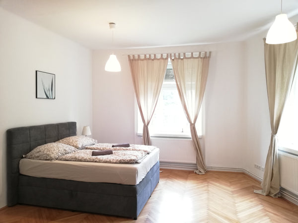 Es erwartet Sie eine helle, großzügige, stilvoll eingerichtete und komfortable W Vienna, Austria Vienna Living Apartments - Schönbrunn Top 3 Entire rental unit vacation rental 49916475