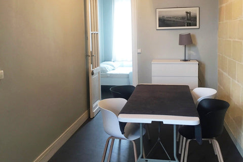 Appartement calme et lumineux à 100m de la Gare Saint Jean Bordeaux :<br />- 1 g Arveyres, France T2 spacieux 48m2 proche gare rénové à neuf Entire rental unit vacation rental 36265099