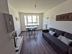 Joli appartement 3 pièces situé dans un quartier calme et verdoyant.  Idéalement Bordeaux, France Bel appartement Mérignac Entire rental unit vacation rental 620284406203261985