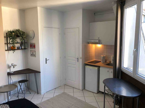 BAIL MOBILITE - location entre 1 et 10 mois <br /><br />Ce petit studio calme es Paris, France Petit studio coeur de Paris, République Entire rental unit vacation rental 18298984