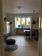 En skøn lejlighed med badeværelse, køkken, stue og soveværelse beliggenede i rol Copenhagen, Denmark Hyggelig 2-værelses lejlighed i roligt område Entire rental unit vacation rental 35443861