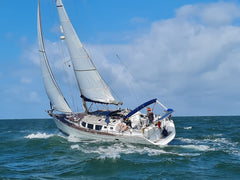 Heerlijk ontspannen met zicht op Antwerpen op deze Jeanneau Sun Odyssey 43DS. Ge Arendonk, Belgium Twee kamers in luxueus zeiljacht te Antwerpen! Private room in boat vacation rental 690242110878845190