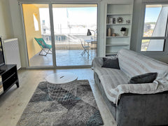 Appartement neuf dans les nouveaux quartiers des bassins à flôts, situé en face  Bordeaux, France Joli appart avec vue +parking(nouveaux chartrons) Entire rental unit vacation rental 35678664