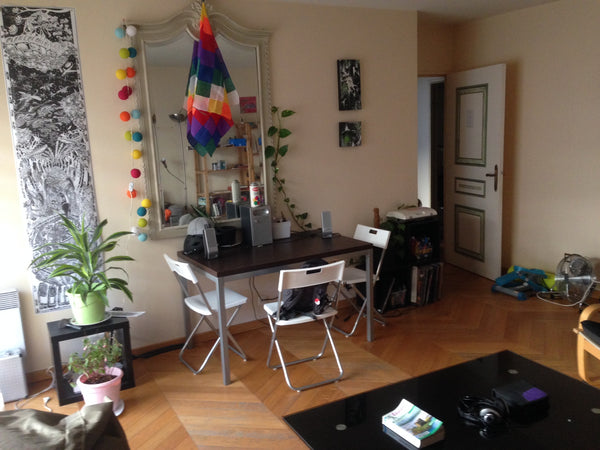 Je propose ma chambre à la location dans un grand appartement situé dans le XVII Chamarande, France Chambre 18ième arrondissement Private room in rental unit vacation rental 20588695