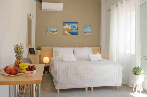 Newly renovated luxurious studio with sea view to the Libian sea and magnificent Chania, Greece Luxury studio El Arte at the Castle Earthen home vacation rental 34338463