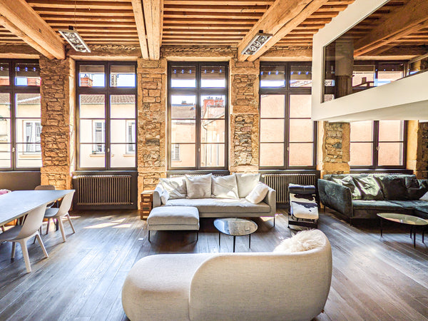 NEW. 900 sq ft quiet and bright air-conditioned loft, with private parking space Lyon, France Large architect loft at Croix Rousse with car park Entire loft vacation rental 45007454