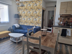 Appartemment tout équipé avec une chambre comprenant un lit double 160 et la deu  Petit cocon chaleureux avec 2 chambres Entire rental unit vacation rental 667025881836190753